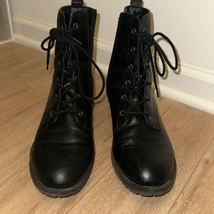 Black combat Boots. Zip closure. Like new. Size 10